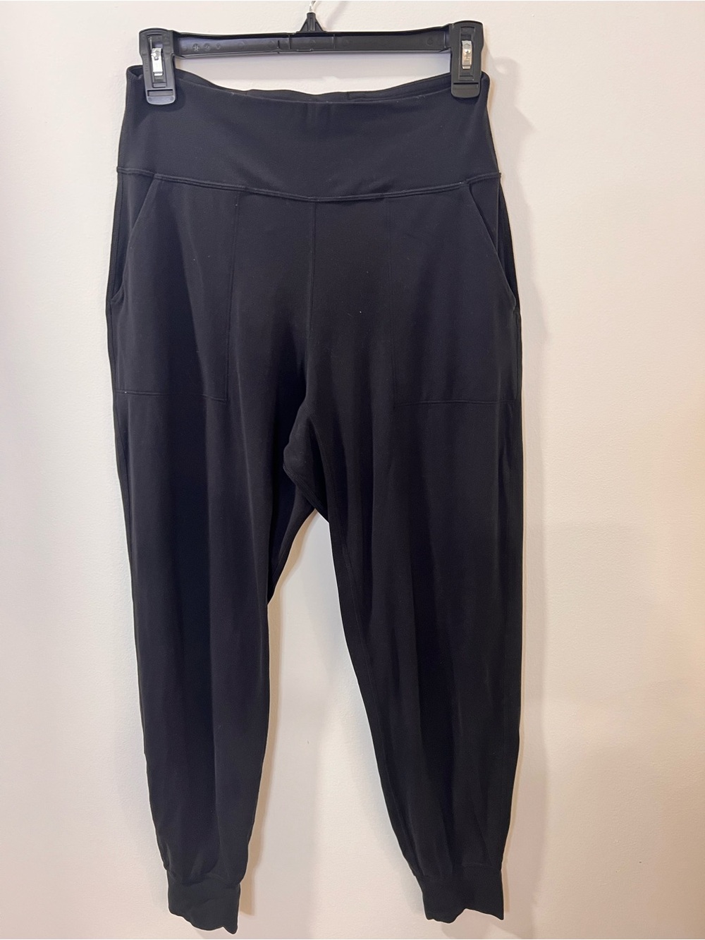 LIKE NEW - Lululemon Align High-Rise Joggers Black Size 8 - Picture 2 of 3